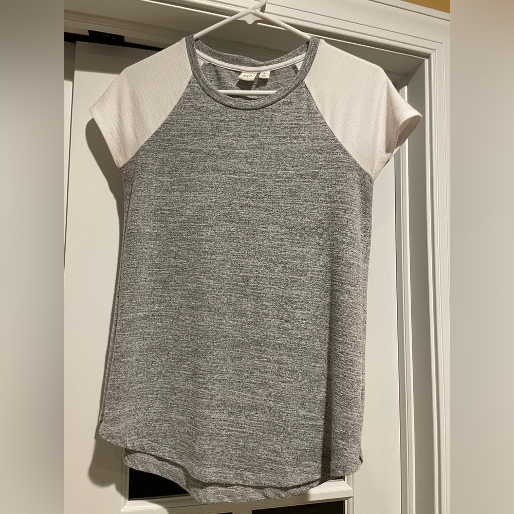 Women’s comfort tee, Gap brand XS, short sleeve